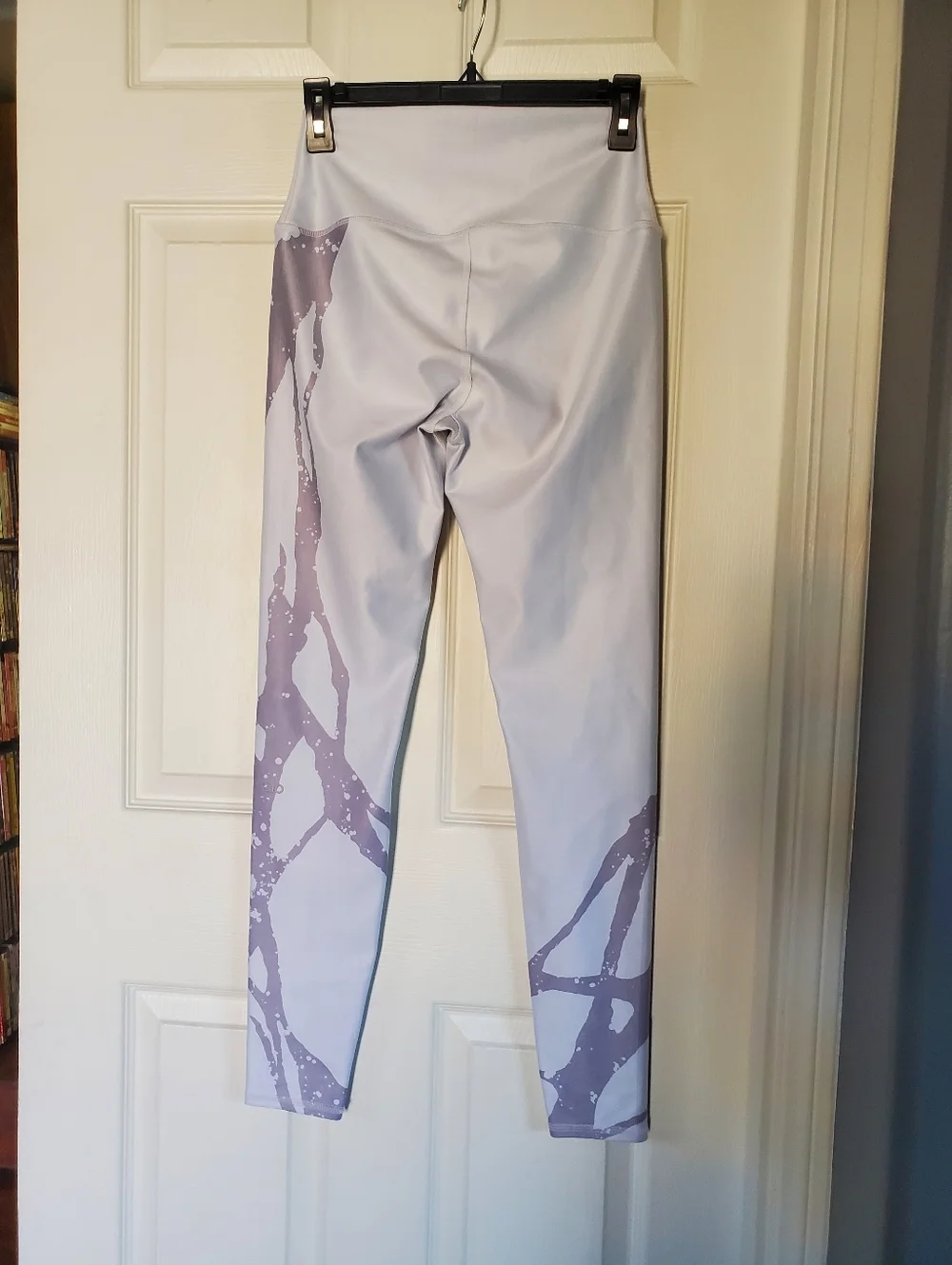 Alo Ocean Inspired Vives Yoga Leggings White Marble Full Length High-rise Silky
